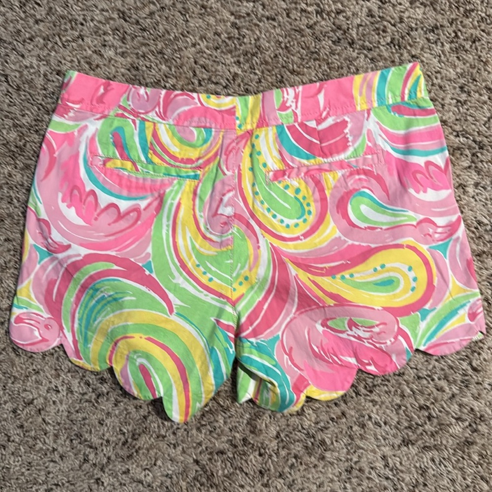 Lilly Pulitzer size 4 “the buttercup short” flamingo print with scalloped hem - Picture 3 of 3